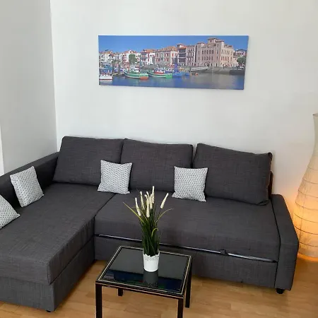 Centre, Pres Avenue De Verdun, Cosy 2 Pieces , Salon , Separe, Rue Tres Calme A 10 Minutes A Pied De La Grande Biarritz