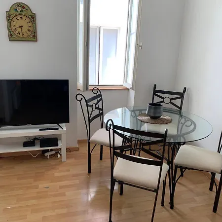 Centre, Pres Avenue De Verdun, Cosy 2 Pieces , Salon , Separe, Rue Tres Calme A 10 Minutes A Pied De La Grande Apartament *