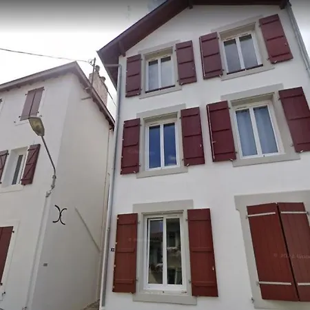 Centre, Pres Avenue De Verdun, Cosy 2 Pieces , Salon , Separe, Rue Tres Calme A 10 Minutes A Pied De La Grande Appartement *