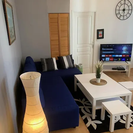 Centre, Pres Avenue De Verdun, Cosy 2 Pieces , Salon , Separe, Rue Tres Calme A 10 Minutes A Pied De La Grande * Biarritz