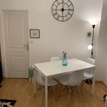 Centre, Pres Avenue De Verdun, Cosy 2 Pieces , Salon , Separe, Rue Tres Calme A 10 Minutes A Pied De La Grande Apartament