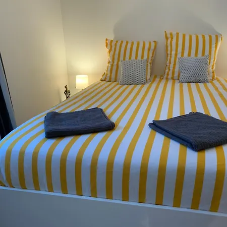 Centre, Pres Avenue De Verdun, Cosy 2 Pieces , Salon , Separe, Rue Tres Calme A 10 Minutes A Pied De La Grande Μπιαρίτζ